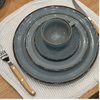 prato_raso_stone_blue_porcelana_27cm_mesatua_2