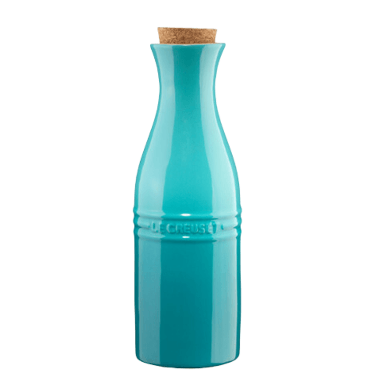 Garrafa_De_Agua_Azul_Marseille_Com_Rolha_750Ml_LeCreuset_41798 Garrafa_De_Agua_Azul_Marseille_Com_Rolha_750Ml_LeCreuset_41798