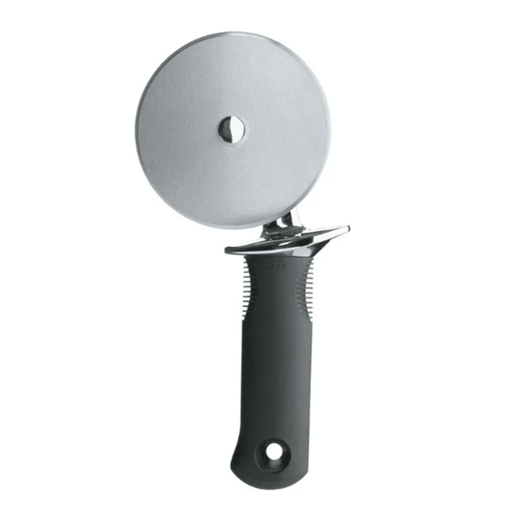 cortador_de_pizza_inox_preto_25cm_oxo cortador_de_pizza_inox_preto_25cm_oxo