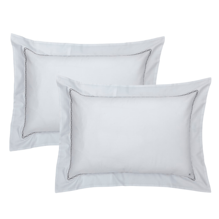 Kit_2_Fronhas_Mykonos_Branco_E_Cinza_300_Fios_Kacyumara_43691--3- Kit_2_Fronhas_Mykonos_Branco_E_Cinza_300_Fios_Kacyumara_43691--3-