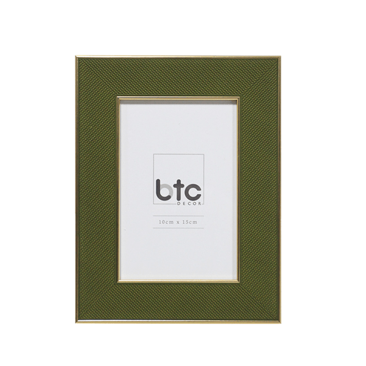 porta_retrato_madeira_verde_e_dourado_15x10cm_btc.png porta_retrato_madeira_verde_e_dourado_15x10cm_btc.png