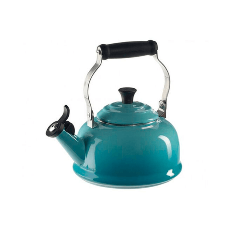 Chaleira_Tradicional_Com_Apito_Azul_Caribe_1.6_Litros_Le_Creuset_46679 Chaleira_Tradicional_Com_Apito_Azul_Caribe_1.6_Litros_Le_Creuset_46679