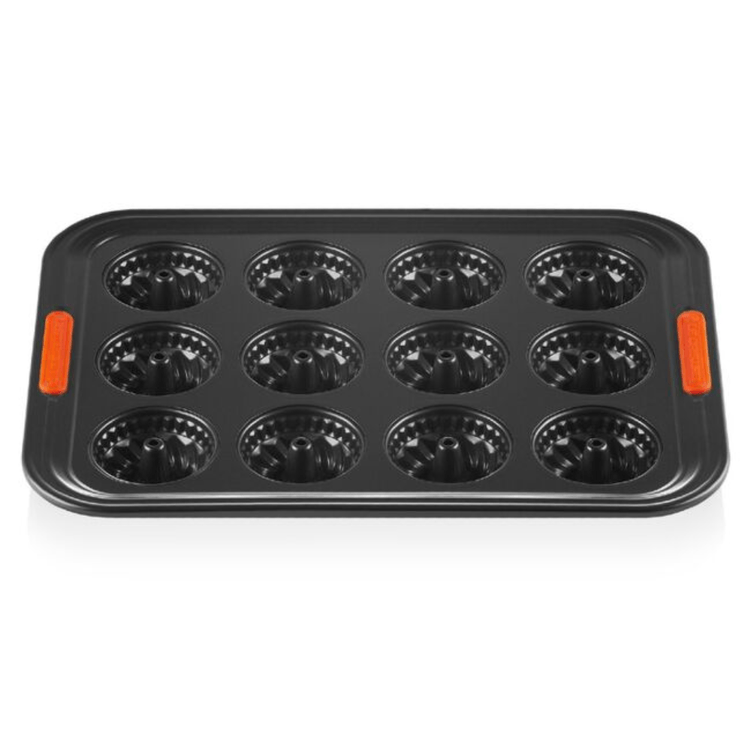 Forma-Bakewere--12-Mini-Bundts-–-Le-Creuset